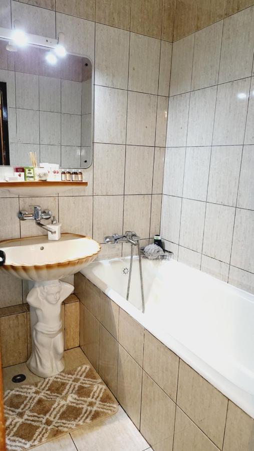 Two Bedroom Aparthotel With Garden View Boekarest Buitenkant foto
